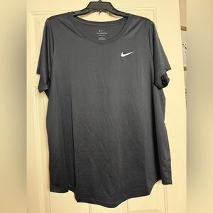 Nike Women’s Black Athletic Short Sleeve Dri Fit Tee
